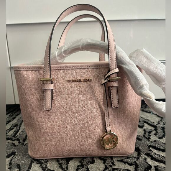 NWOT Michael Kors Jet Set travel Tote with Signature Monogram - Picture 2 of 5